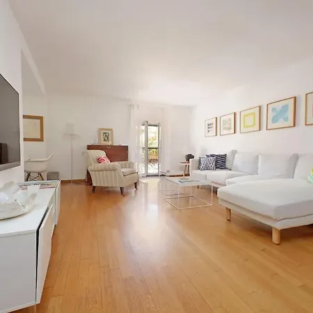 Apartman First Check Q,r-code --via Dell'orso Charme Róma